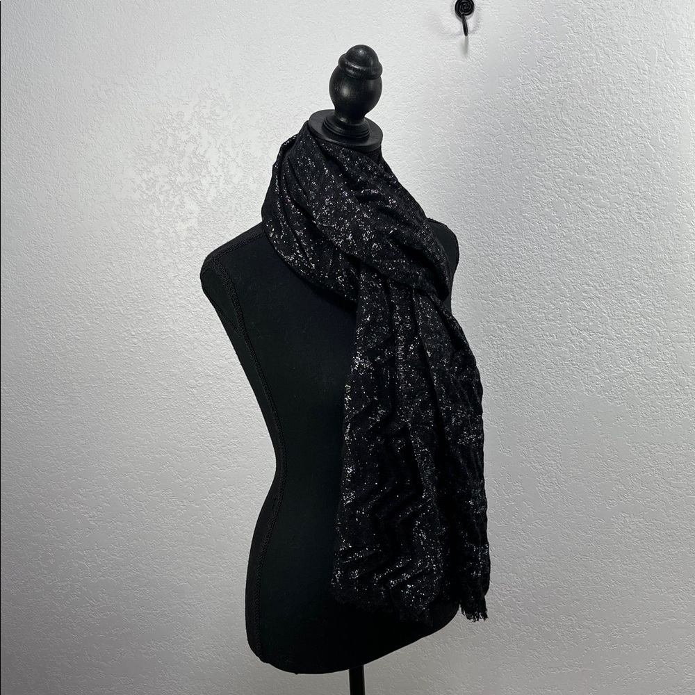 Anne Klein Women’s Shimmering Black Silver Scarf Chic Outdoor Wear Lightweight